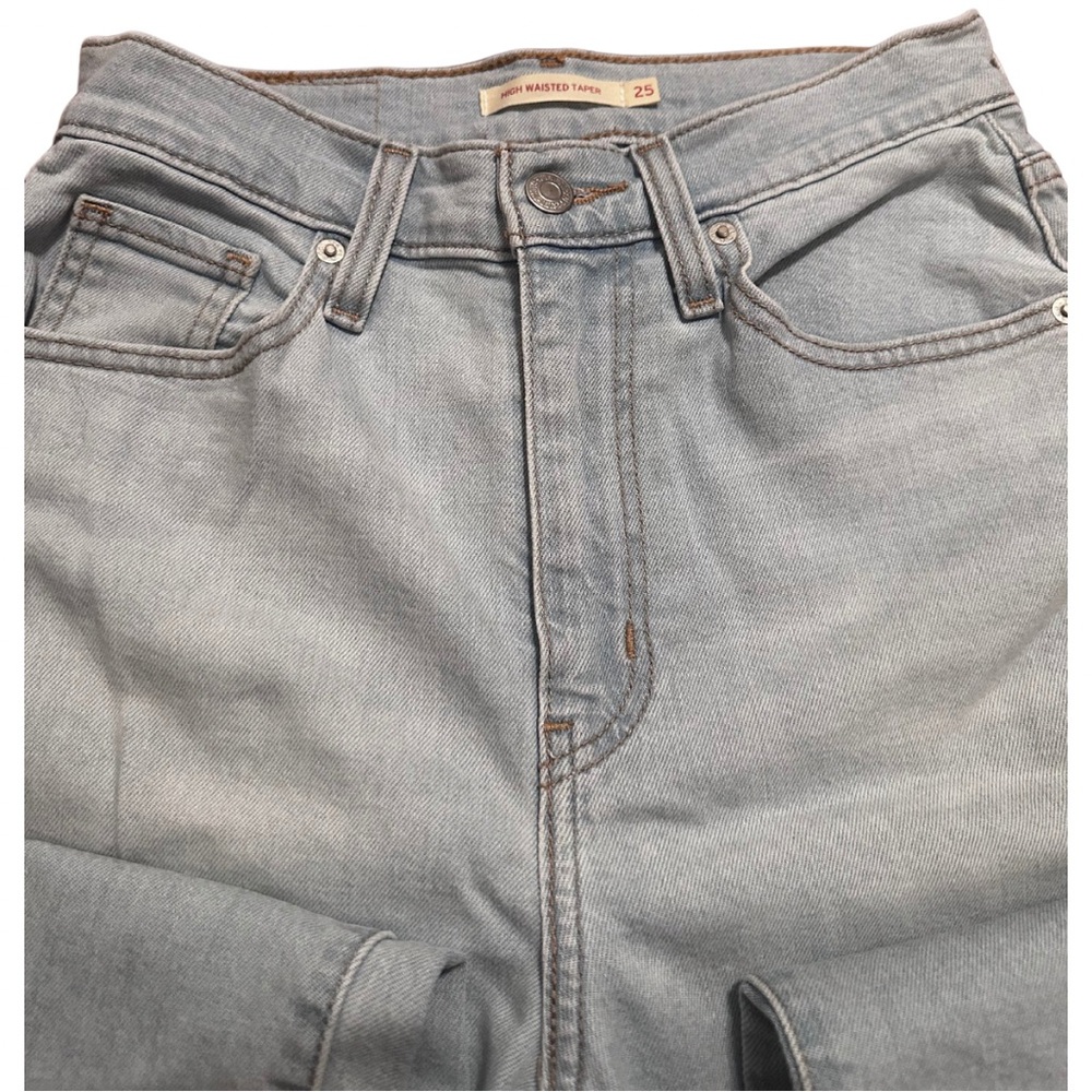 SOLD Levi’s High-Waisted Light Wash Jeans Size XS (Size 25) - Picture 5 of 5